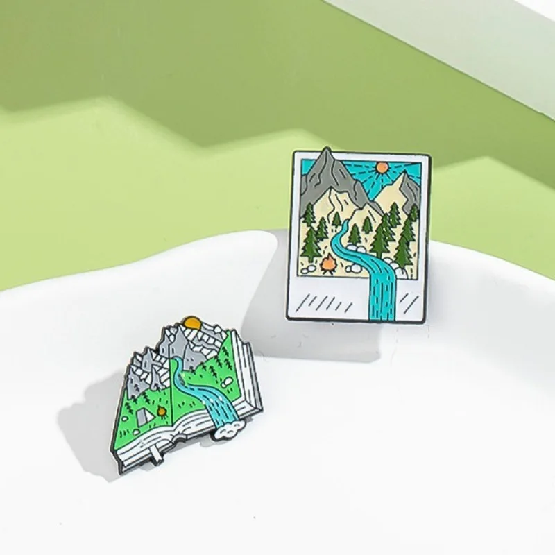 Adventure-Themed Enamel Pins:  - Outdoor Adventure Books บทวิจารณ์และราคา
